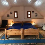 Tradiční český Dům S Ložnicemi V Podkroví Apartmán