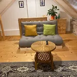 Tradiční český Dům S Ložnicemi V Podkroví Apartmán *