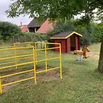Tradicni Cesky Dum S Loznicemi V Podkrovi *