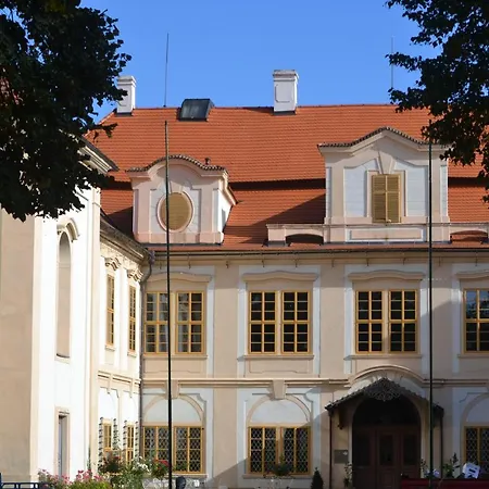 Tradicni Cesky Dum S Loznicemi V Podkrovi Appartement