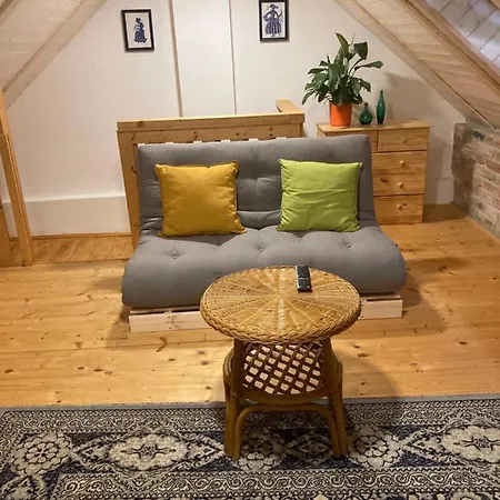 Tradicni Cesky Dum S Loznicemi V Podkrovi Appartement *