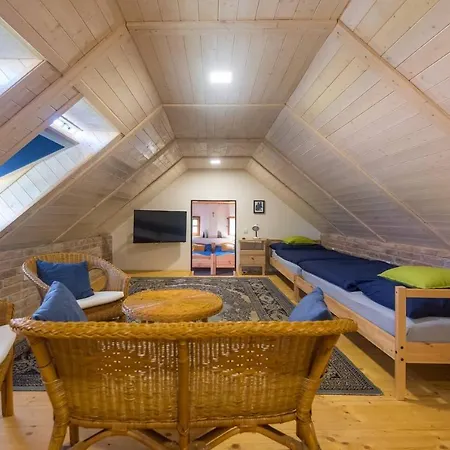 Appartement Tradicni Cesky Dum S Loznicemi V Podkrovi