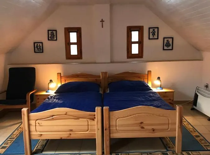 Tradicni Cesky Dum S Loznicemi V Podkrovi Lejlighed