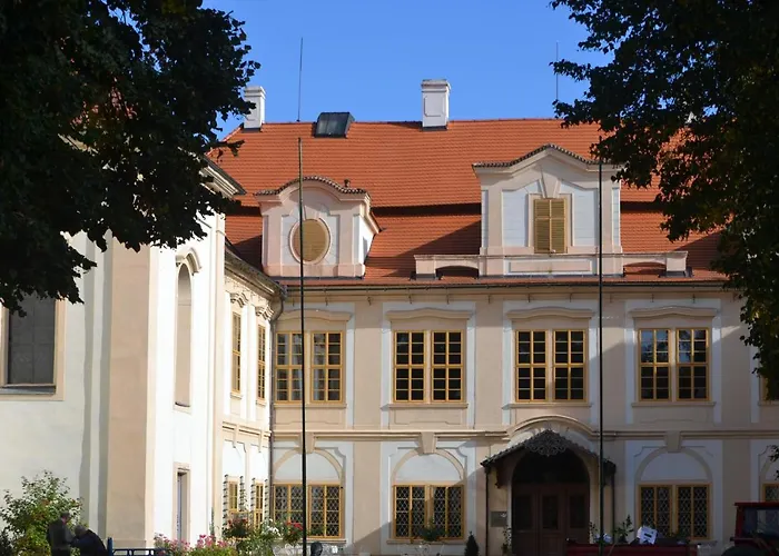 Tradicni Cesky Dum S Loznicemi V Podkrovi Apartament