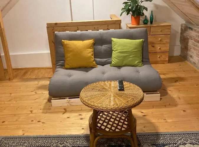 Tradicni Cesky Dum S Loznicemi V Podkrovi Lejlighed *