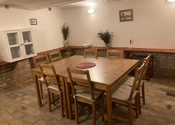 Tradicni Cesky Dum S Loznicemi V Podkrovi *