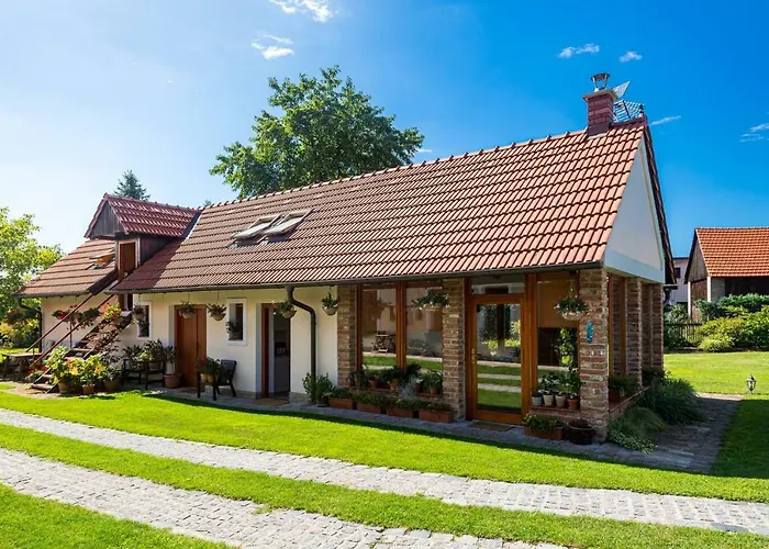 Tradicni Cesky Dum S Loznicemi V Podkrovi Lejlighed Vsejany